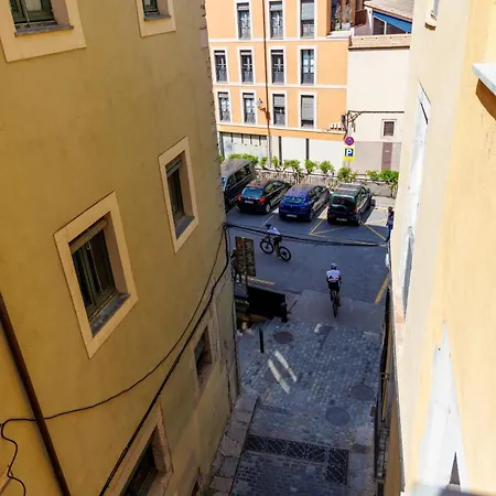 Bravissimo Rei Marti, In The Historic Centre *